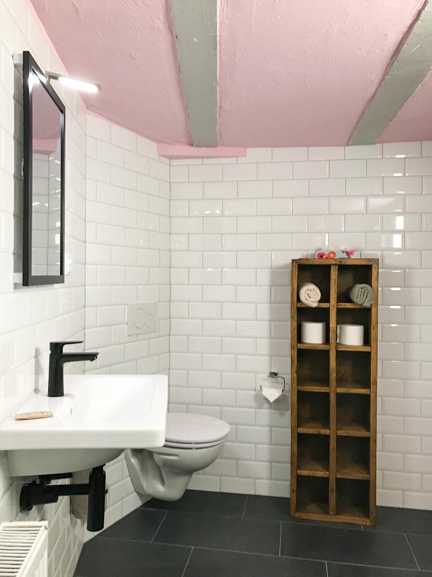 Fuxbau Apartment นอยชตัดท์ อัน แดร์ ไวน์ชตราเซอ ภายนอก รูปภาพ