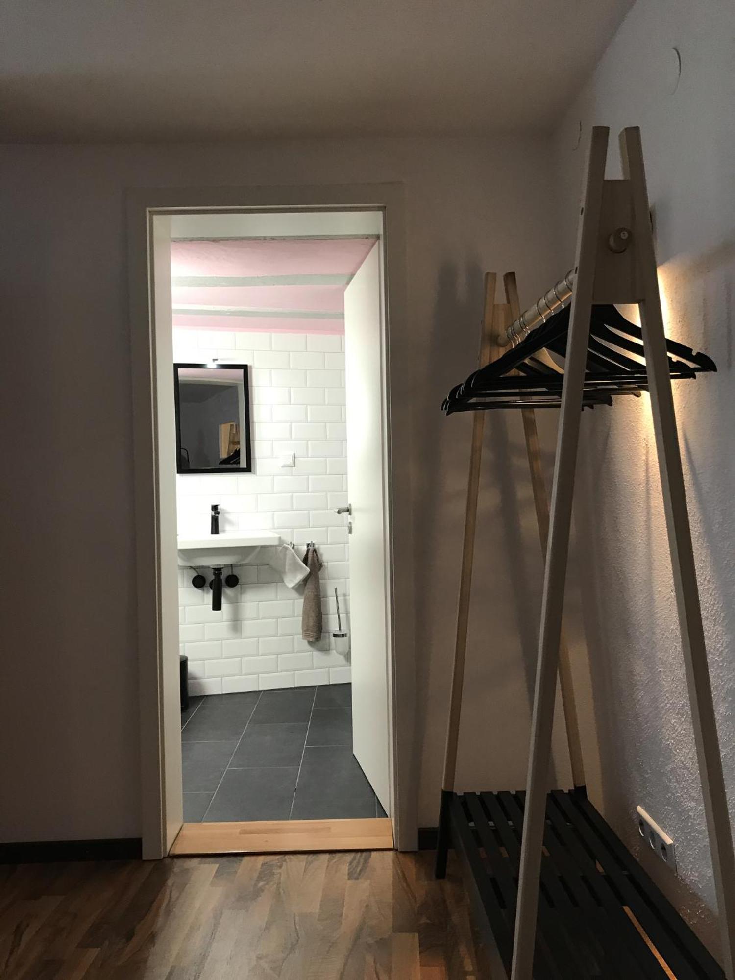 Fuxbau Apartment นอยชตัดท์ อัน แดร์ ไวน์ชตราเซอ ภายนอก รูปภาพ