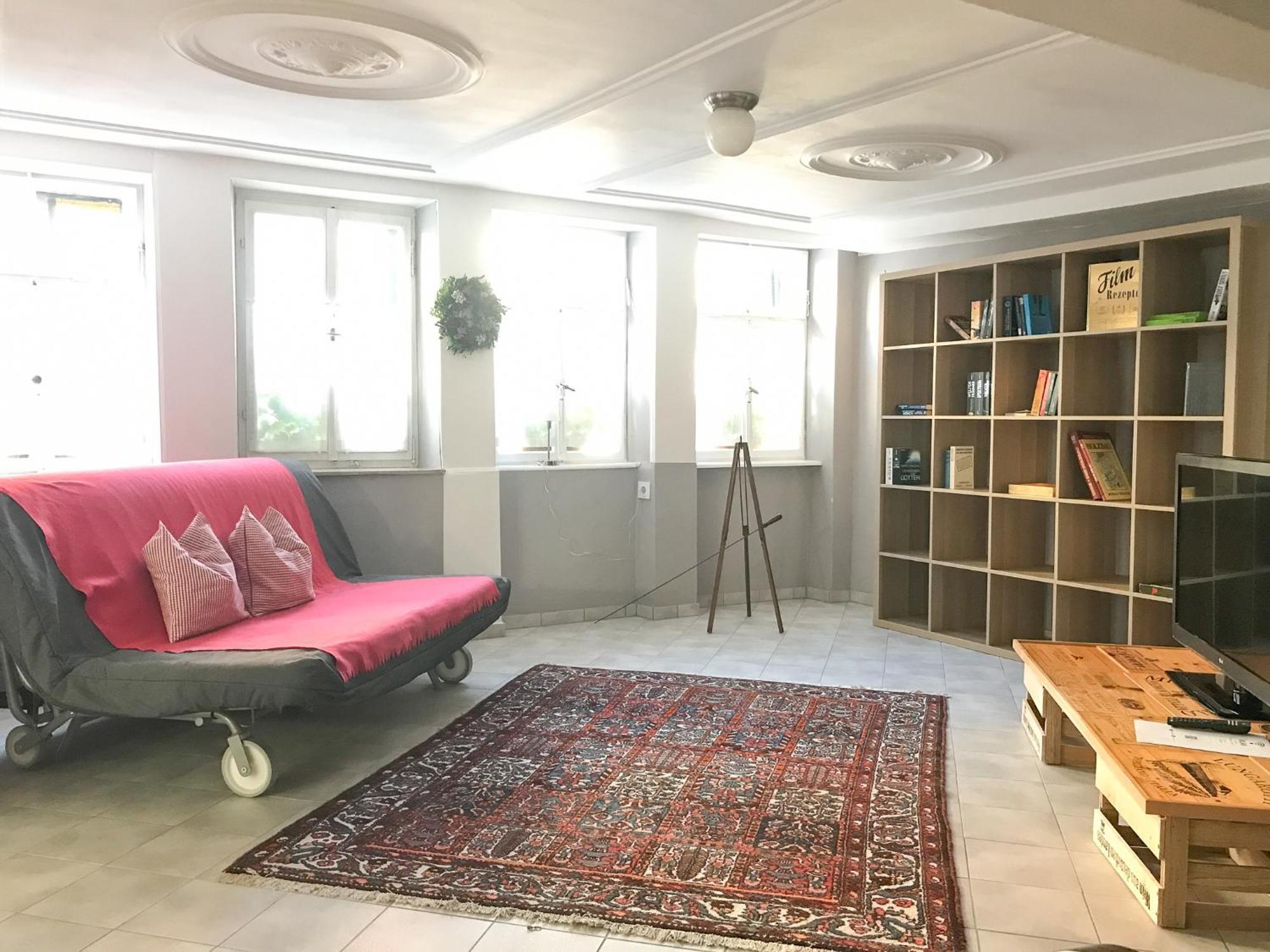 Fuxbau Apartment นอยชตัดท์ อัน แดร์ ไวน์ชตราเซอ ภายนอก รูปภาพ