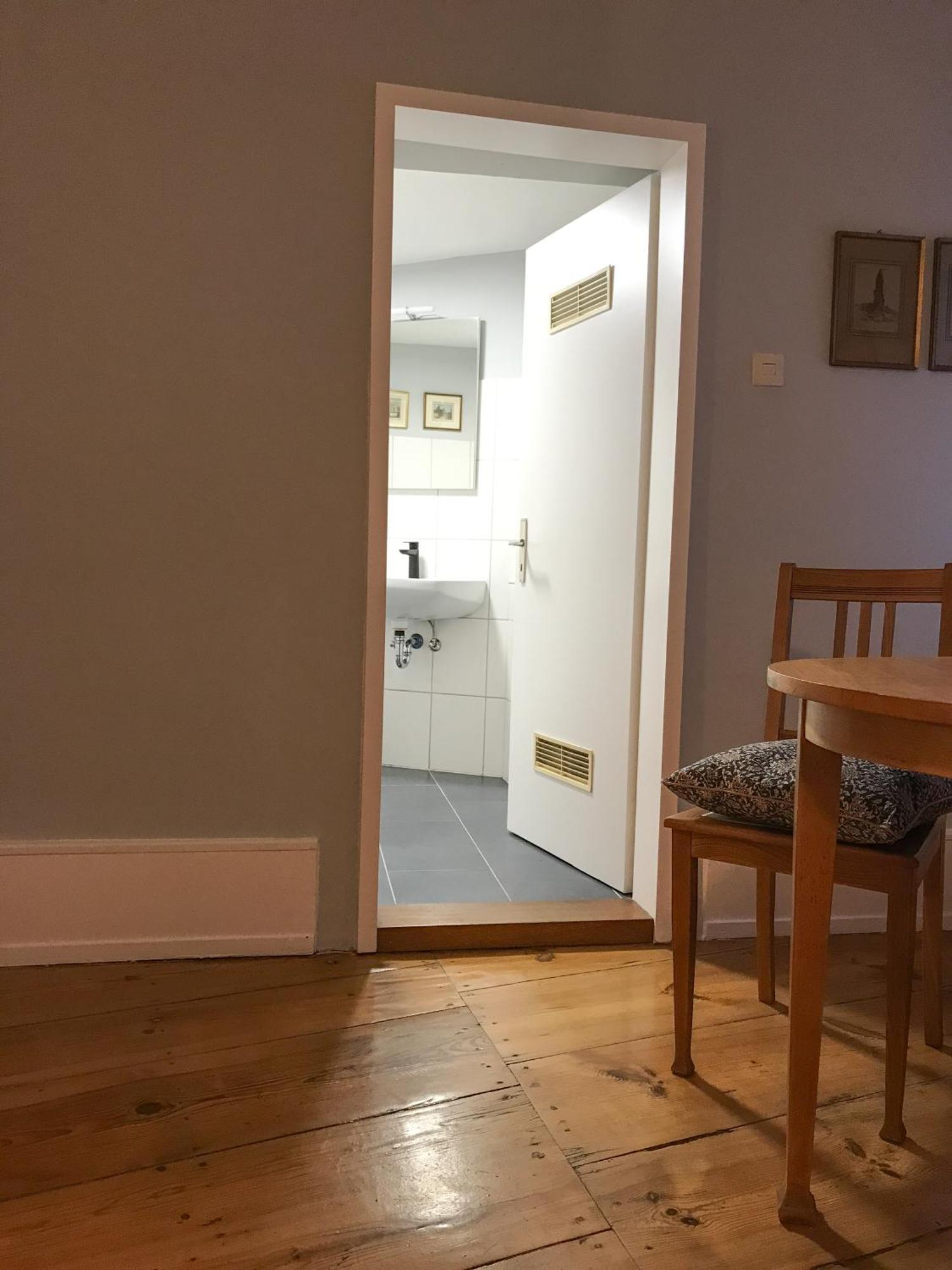 Fuxbau Apartment นอยชตัดท์ อัน แดร์ ไวน์ชตราเซอ ภายนอก รูปภาพ