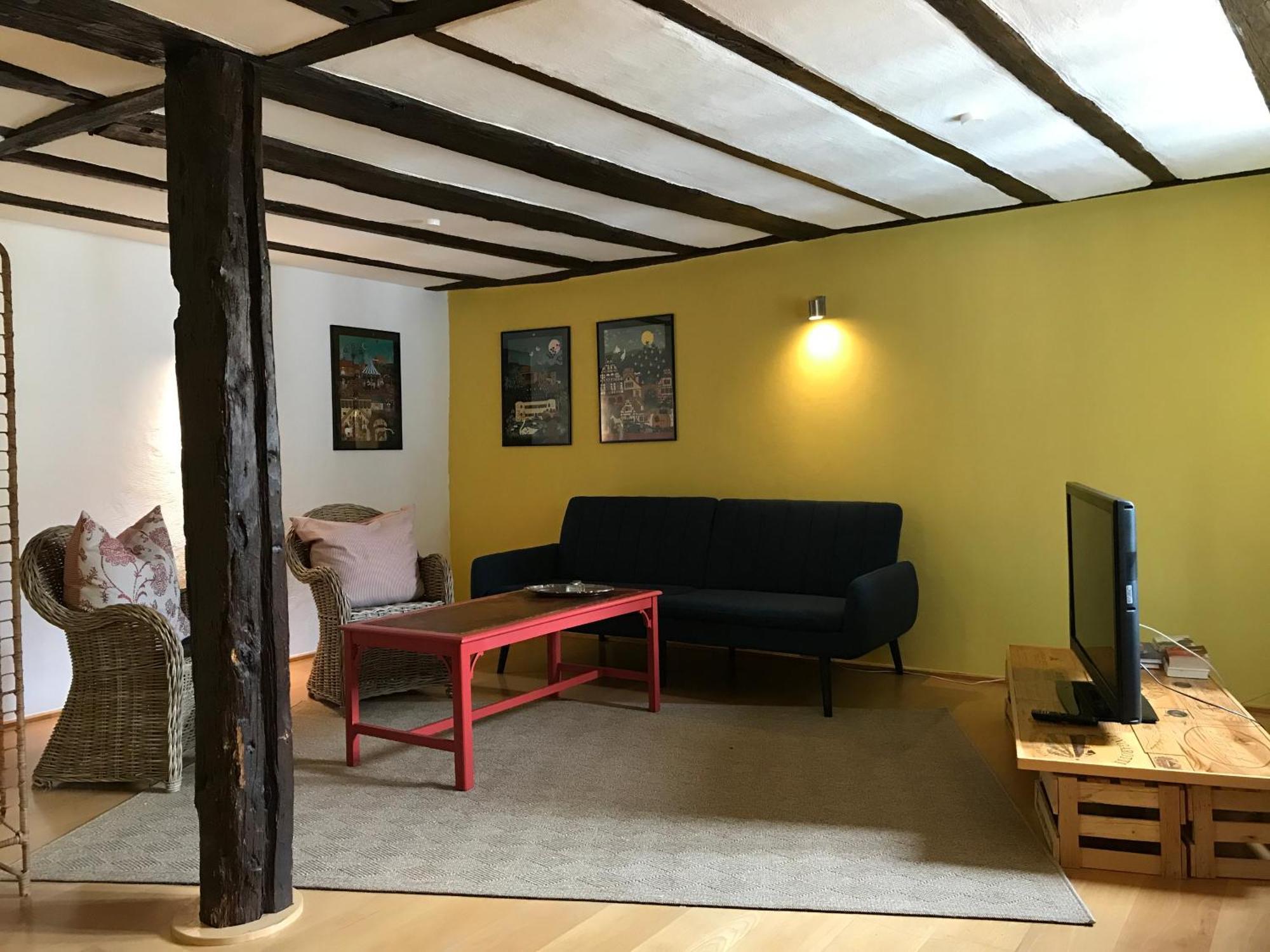 Fuxbau Apartment นอยชตัดท์ อัน แดร์ ไวน์ชตราเซอ ภายนอก รูปภาพ