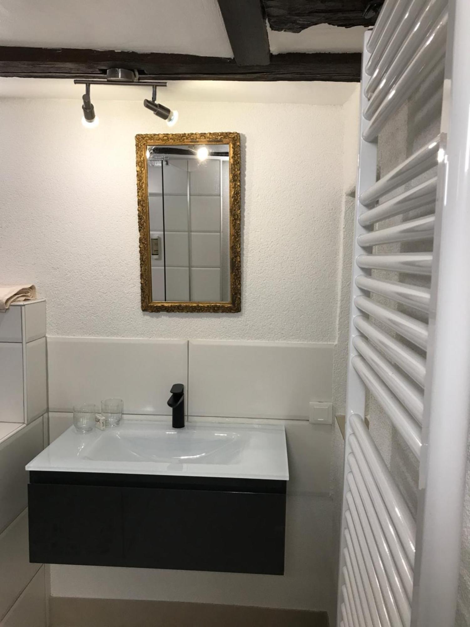 Fuxbau Apartment นอยชตัดท์ อัน แดร์ ไวน์ชตราเซอ ภายนอก รูปภาพ